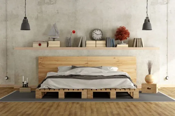 Recycle pallets to make innovative rustic furniture. It's an affordable way to decorate your home.